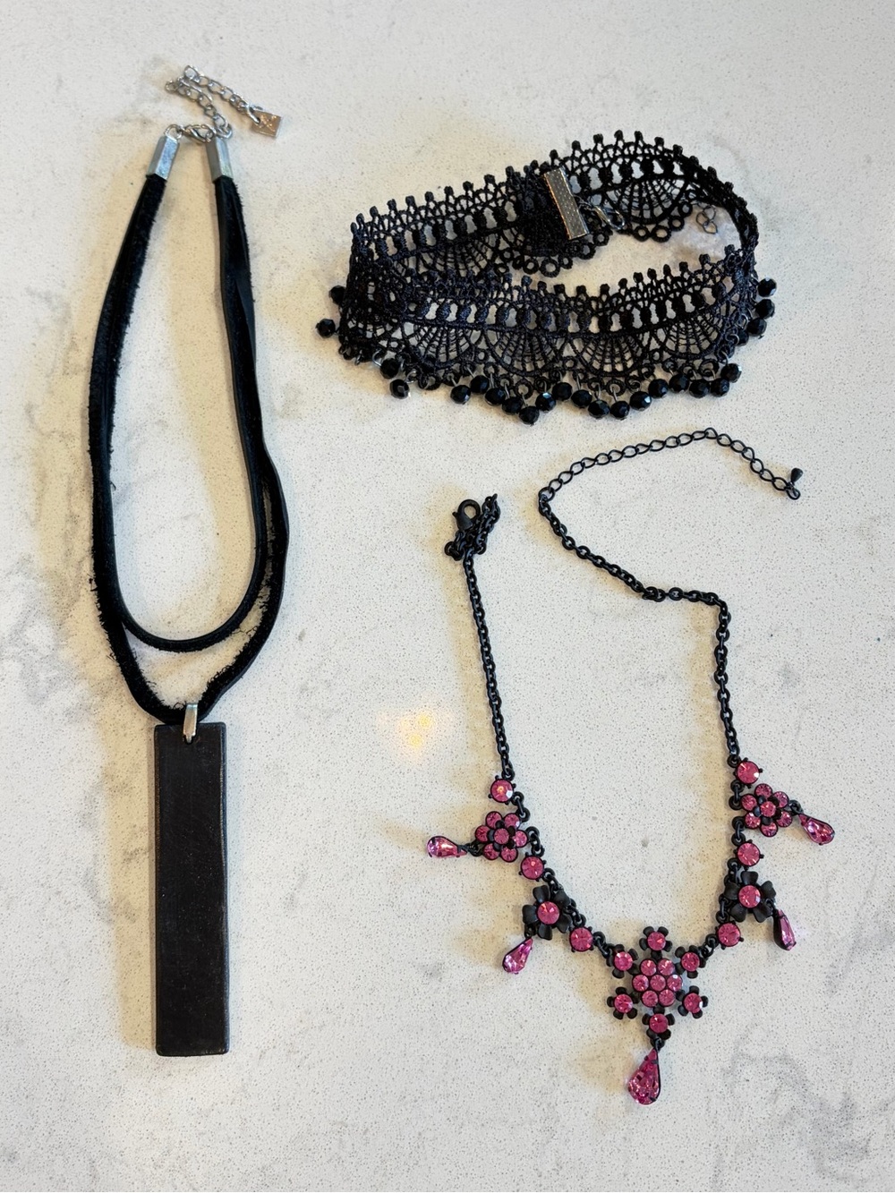 Lot of 3 vintage goth necklace & chokers. 🖤 Leather, lace and metal.